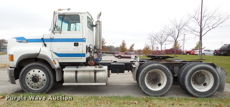 image for item DB5355 1995 Ford LTA9000 Aero Max 106 semi truck