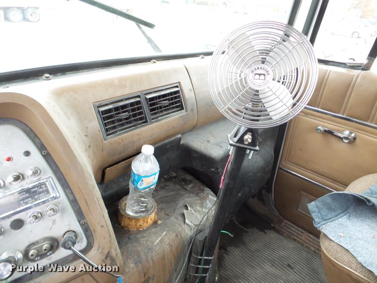 image for item DB5355 1995 Ford LTA9000 Aero Max 106 semi truck