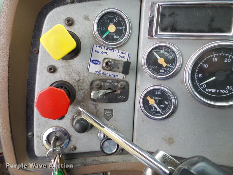 image for item DB5355 1995 Ford LTA9000 Aero Max 106 semi truck