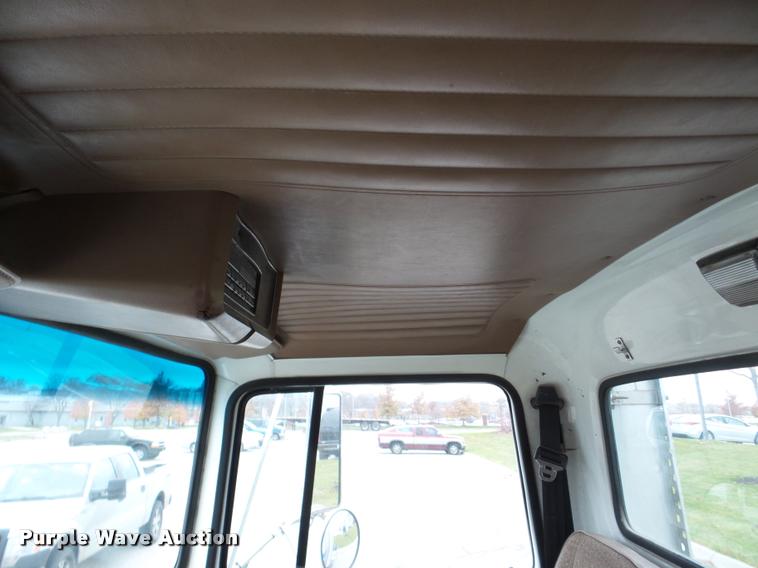 image for item DB5355 1995 Ford LTA9000 Aero Max 106 semi truck