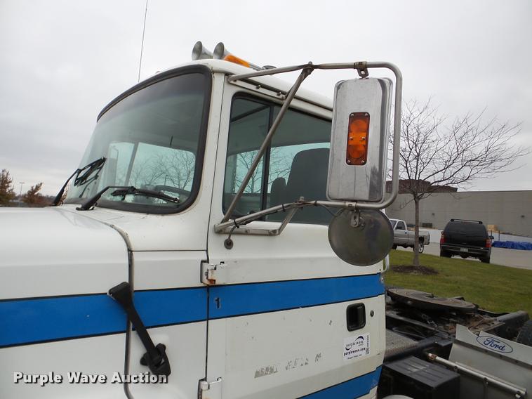 image for item DB5355 1995 Ford LTA9000 Aero Max 106 semi truck