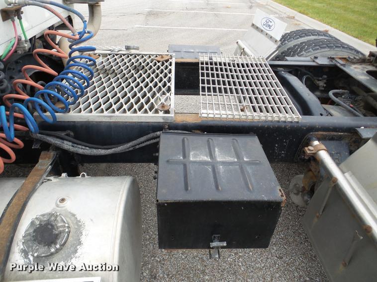 image for item DB5355 1995 Ford LTA9000 Aero Max 106 semi truck