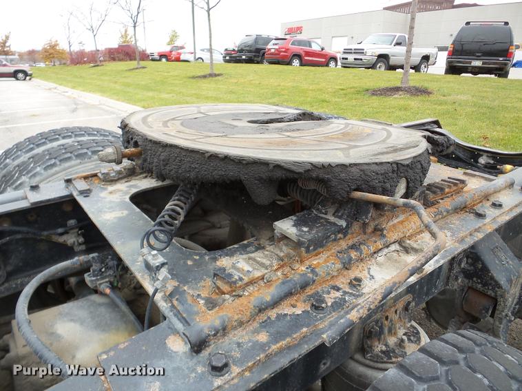 image for item DB5355 1995 Ford LTA9000 Aero Max 106 semi truck