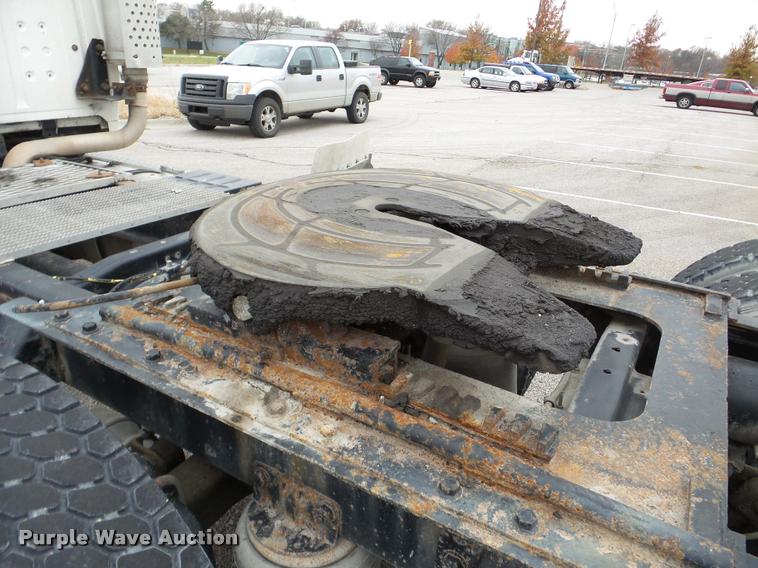 image for item DB5355 1995 Ford LTA9000 Aero Max 106 semi truck