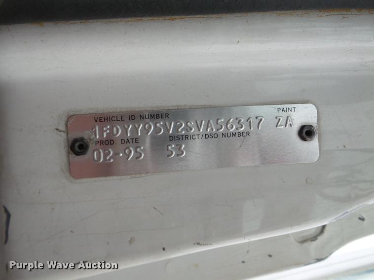 image for item DB5355 1995 Ford LTA9000 Aero Max 106 semi truck