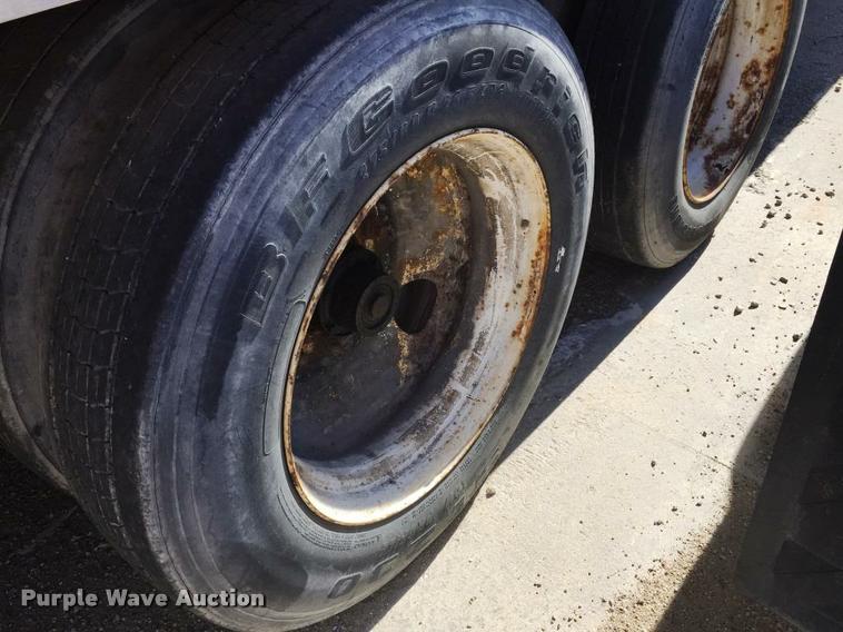 image for item F1702 1989 Great Dane dry van trailer