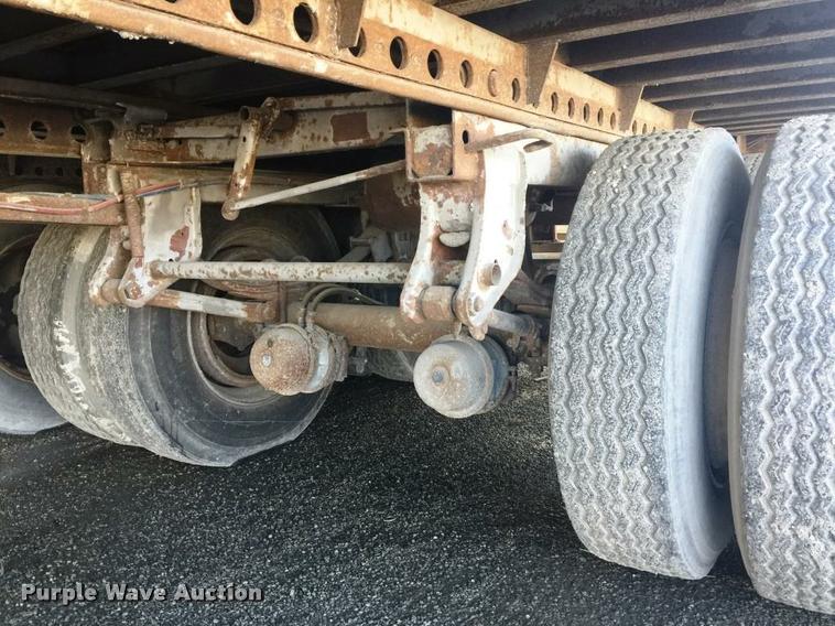 image for item F1703 1985 Brae dry van trailer