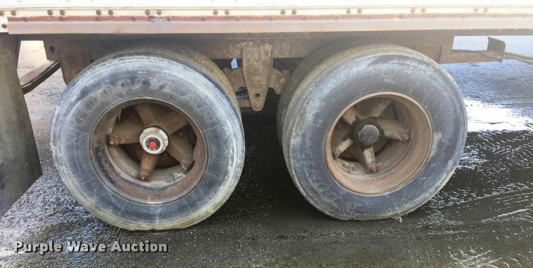 image for item F1703 1985 Brae dry van trailer