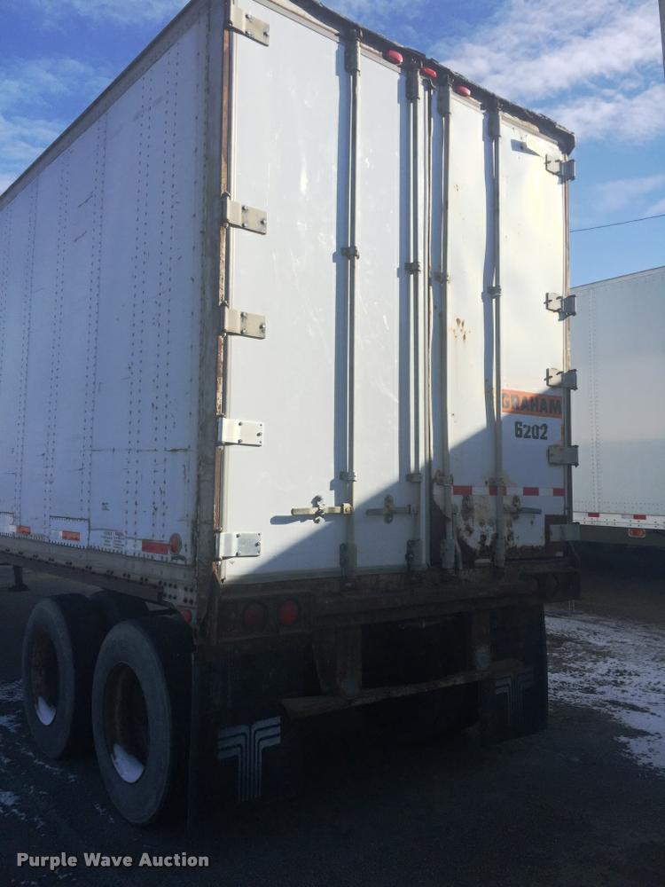 image for item F1709 1985 Brae dry van trailer