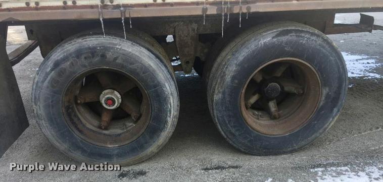 image for item F1709 1985 Brae dry van trailer