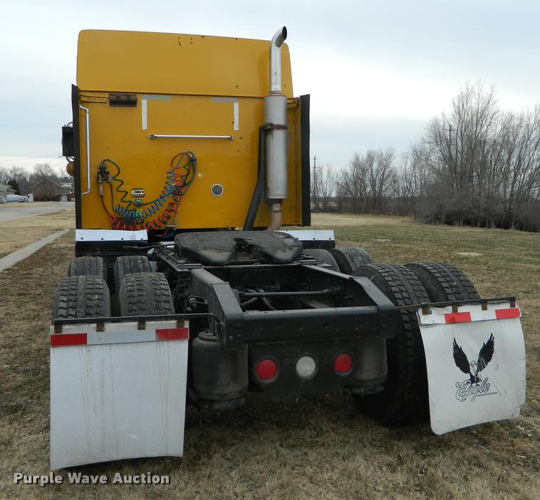 image for item J5001 2004 International 9400i SBA semi truck