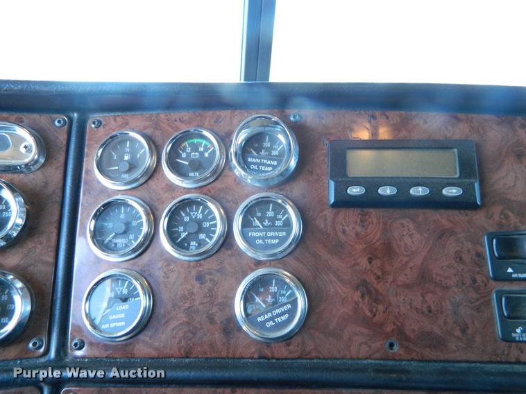 image for item J5010 2005 Peterbilt 379 semi truck