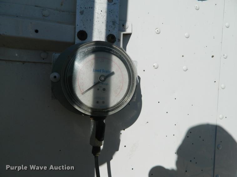 image for item J5010 2005 Peterbilt 379 semi truck