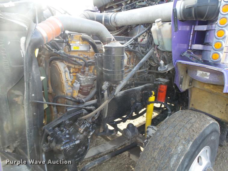 image for item L4191 2007 Kenworth T800 semi truck