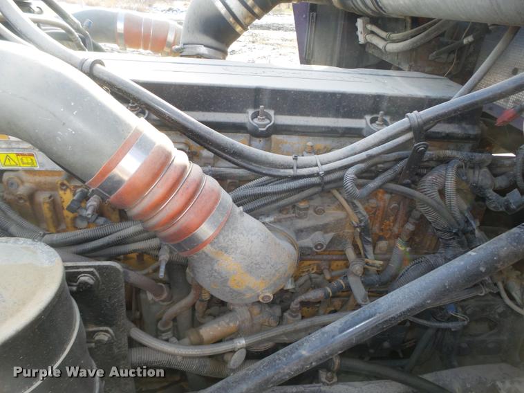 image for item L4191 2007 Kenworth T800 semi truck