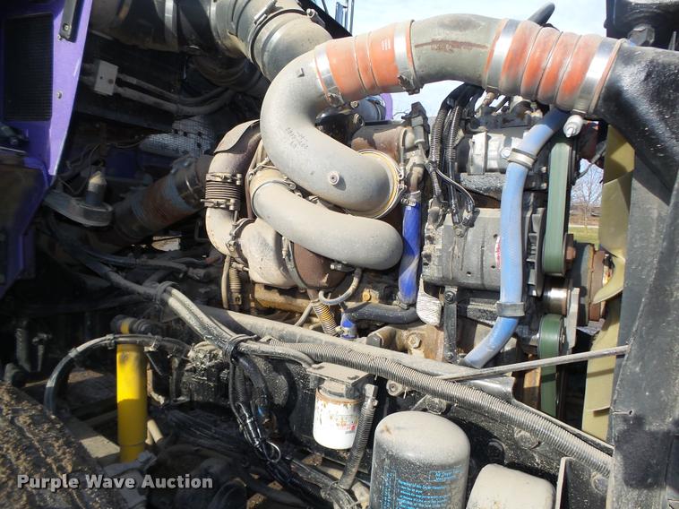 image for item L4191 2007 Kenworth T800 semi truck