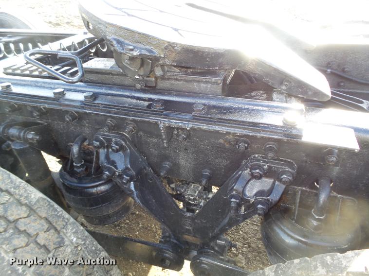 image for item L4191 2007 Kenworth T800 semi truck