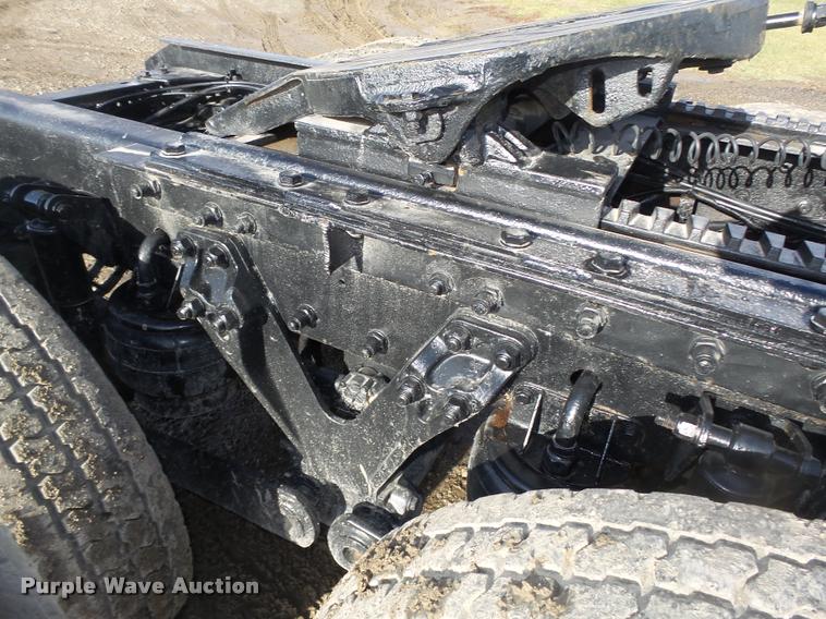 image for item L4191 2007 Kenworth T800 semi truck