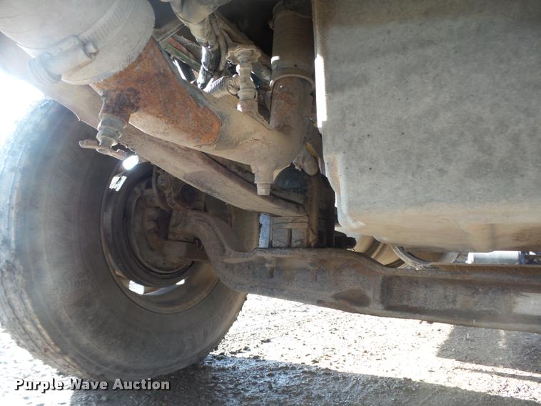 image for item L4191 2007 Kenworth T800 semi truck