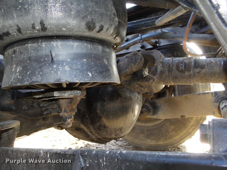 image for item L4191 2007 Kenworth T800 semi truck