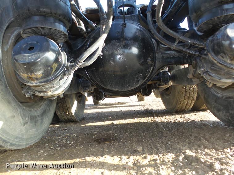 image for item L4191 2007 Kenworth T800 semi truck