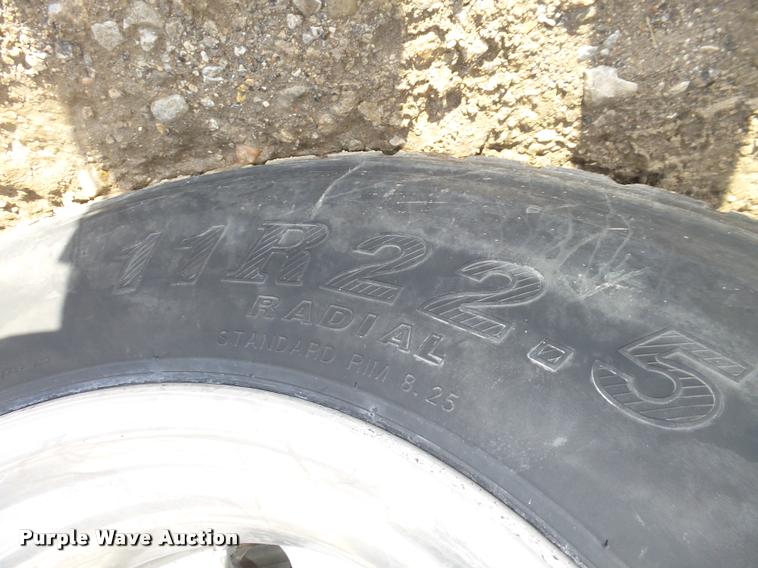 image for item L4191 2007 Kenworth T800 semi truck