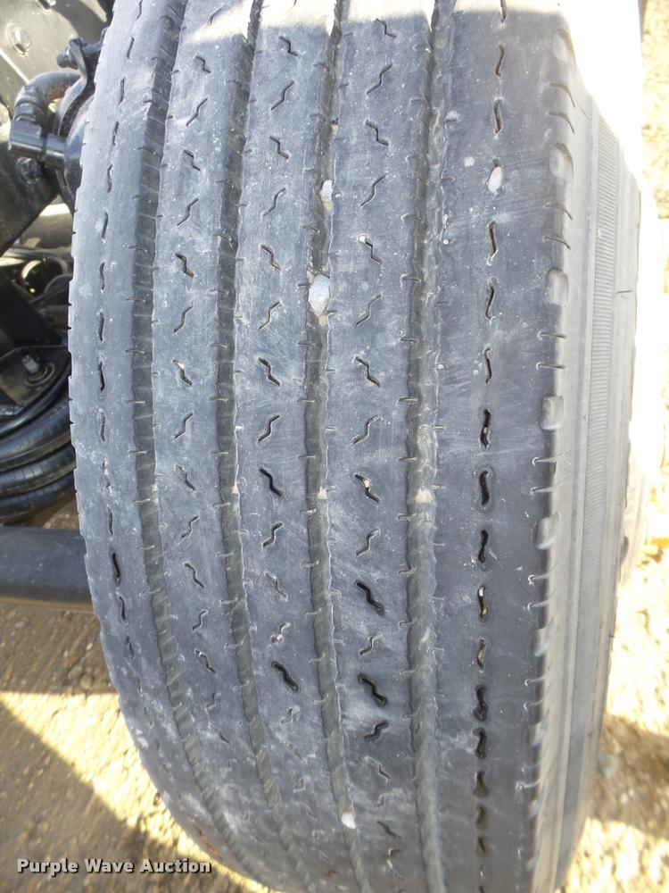 image for item L4191 2007 Kenworth T800 semi truck