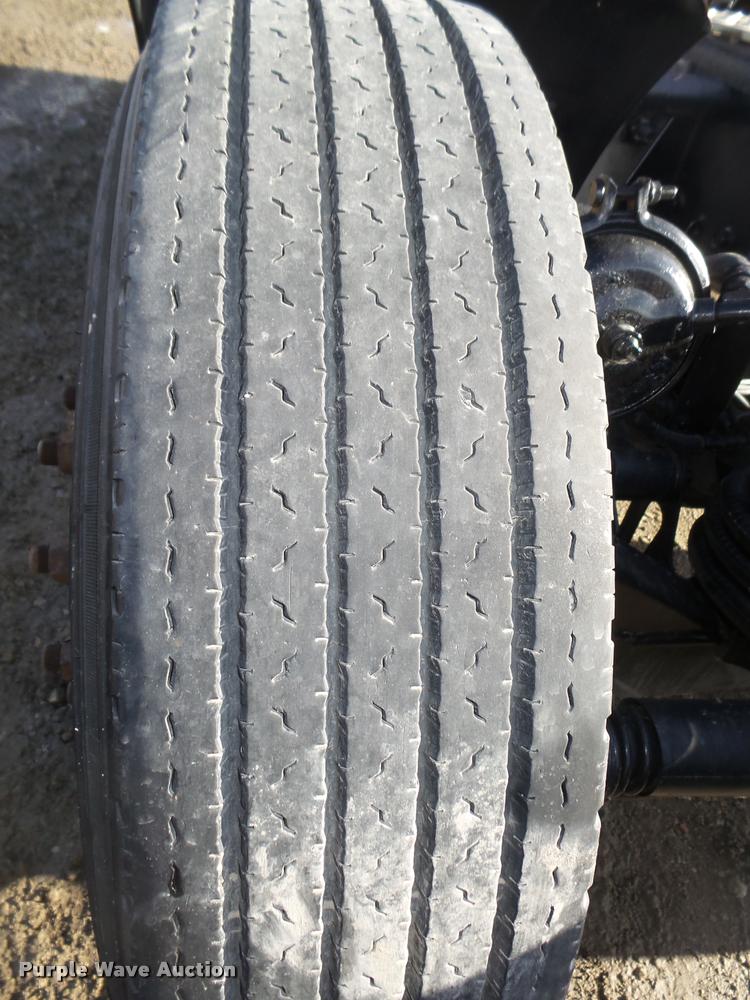 image for item L4191 2007 Kenworth T800 semi truck