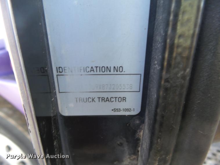 image for item L4191 2007 Kenworth T800 semi truck