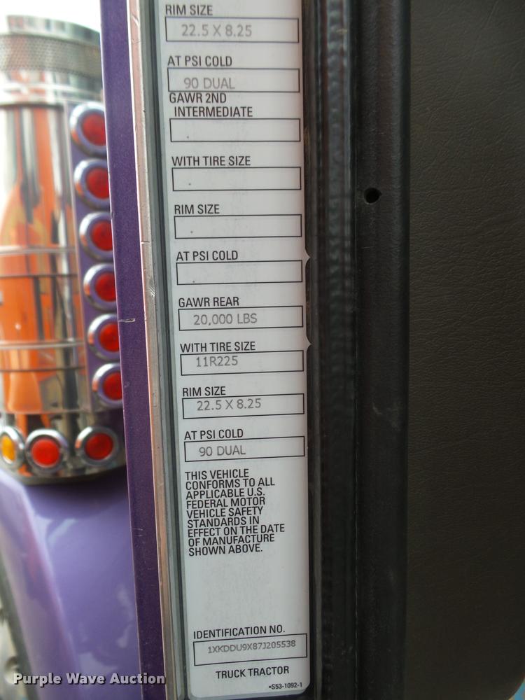 image for item L4191 2007 Kenworth T800 semi truck