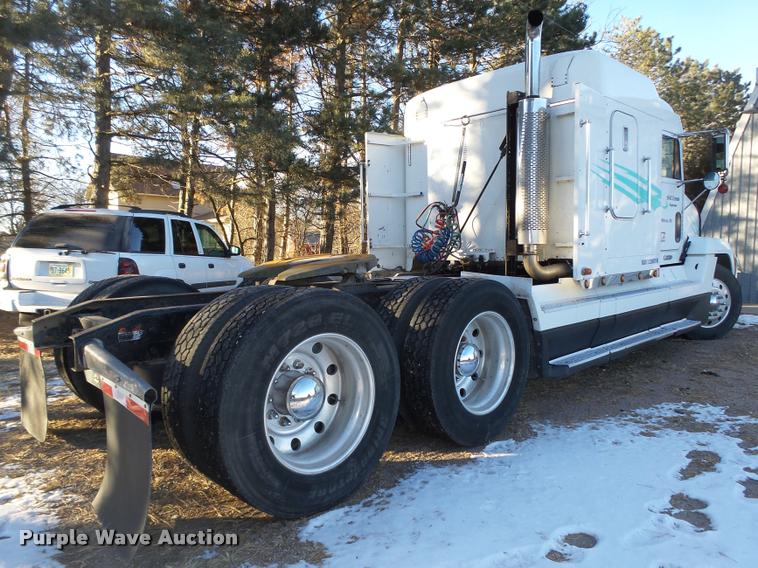 image for item L4197 2002 Freightliner FLD120 semi truck