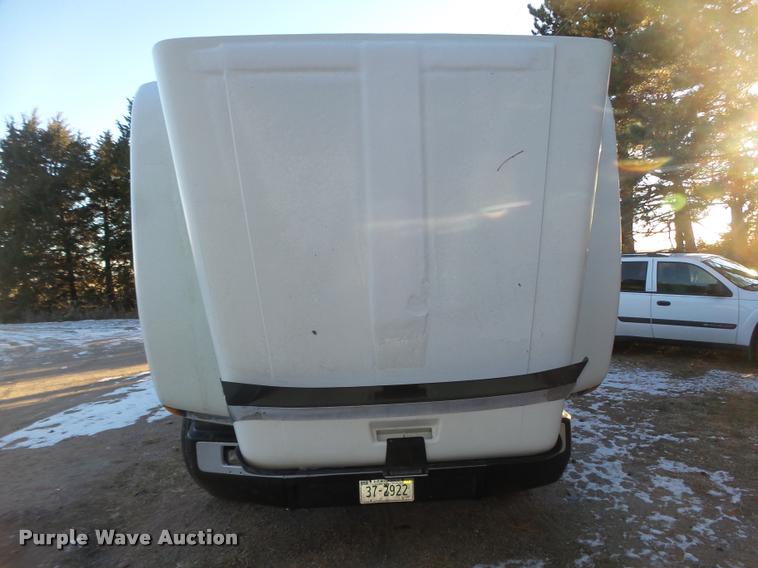 image for item L4197 2002 Freightliner FLD120 semi truck