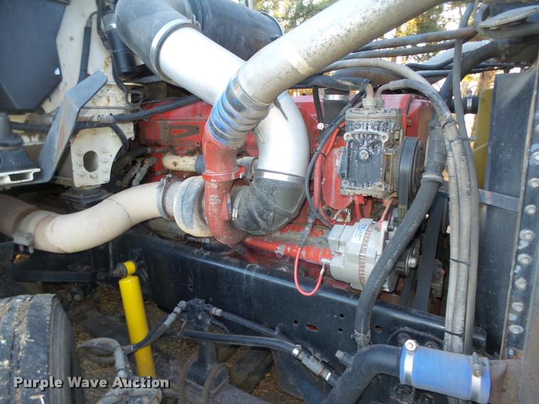 image for item L4197 2002 Freightliner FLD120 semi truck