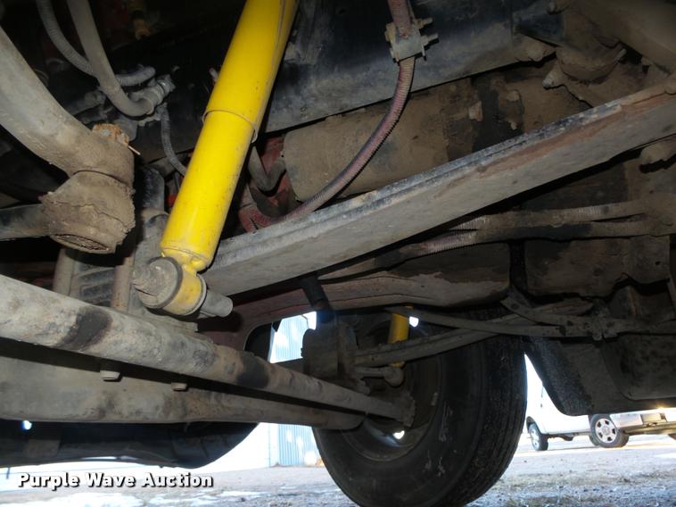 image for item L4197 2002 Freightliner FLD120 semi truck