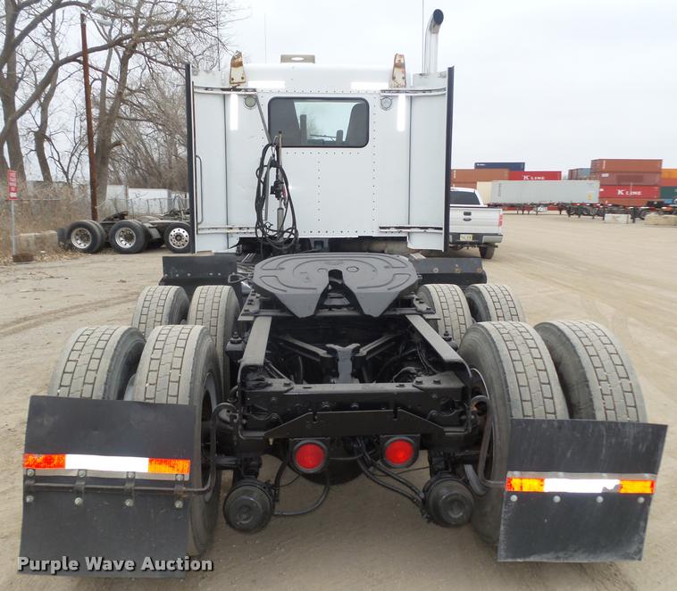 image for item L4198 1999 Kenworth T800 semi truck