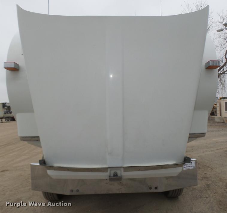 image for item L4198 1999 Kenworth T800 semi truck