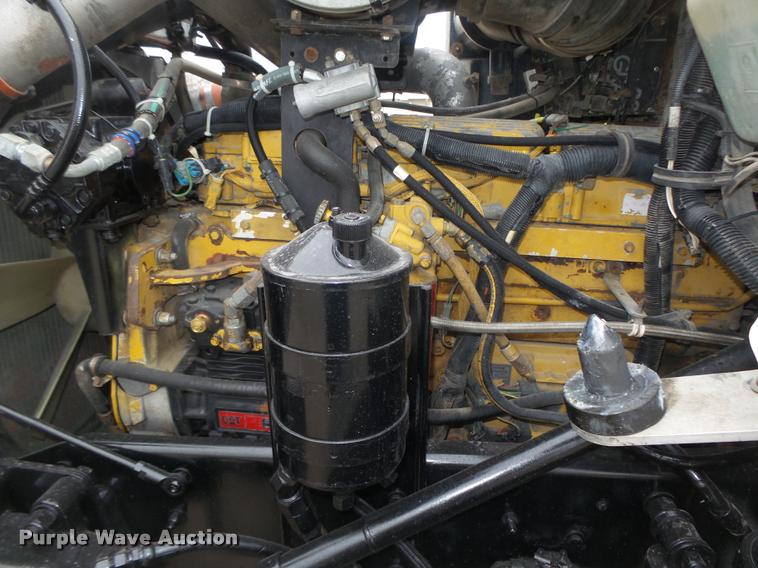 image for item L4198 1999 Kenworth T800 semi truck