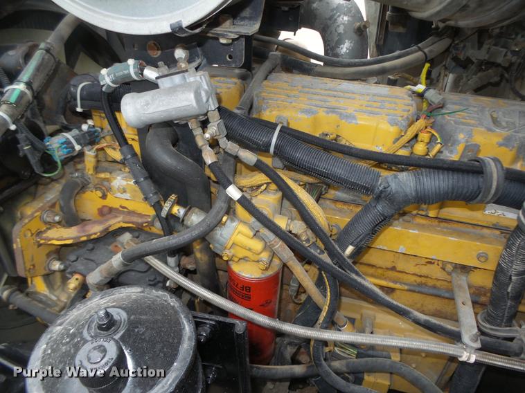 image for item L4198 1999 Kenworth T800 semi truck