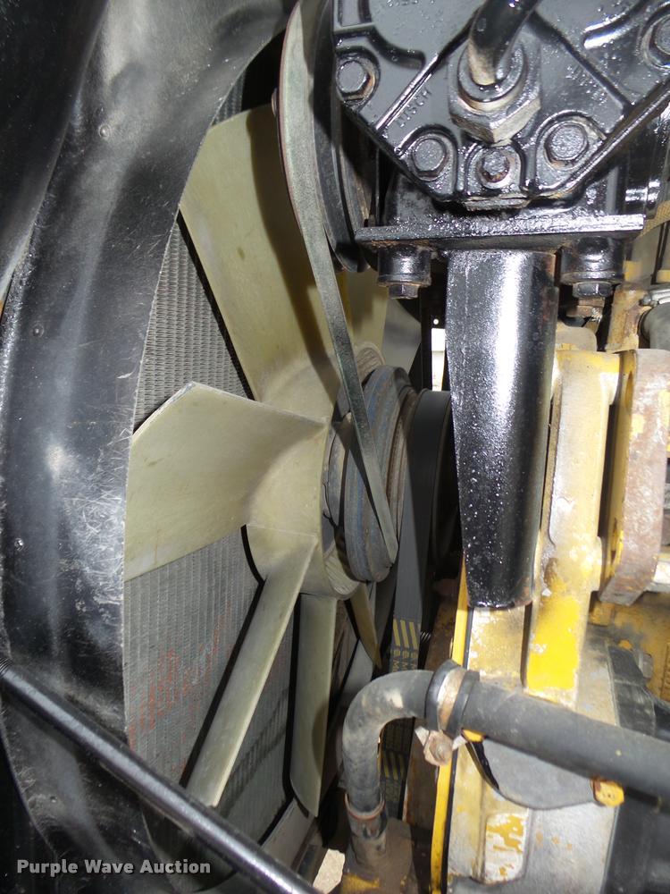 image for item L4198 1999 Kenworth T800 semi truck