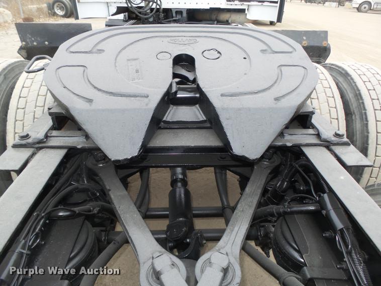 image for item L4198 1999 Kenworth T800 semi truck