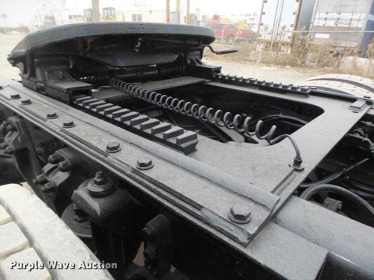 image for item L4198 1999 Kenworth T800 semi truck