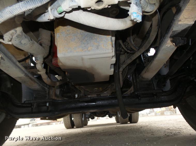 image for item L4198 1999 Kenworth T800 semi truck