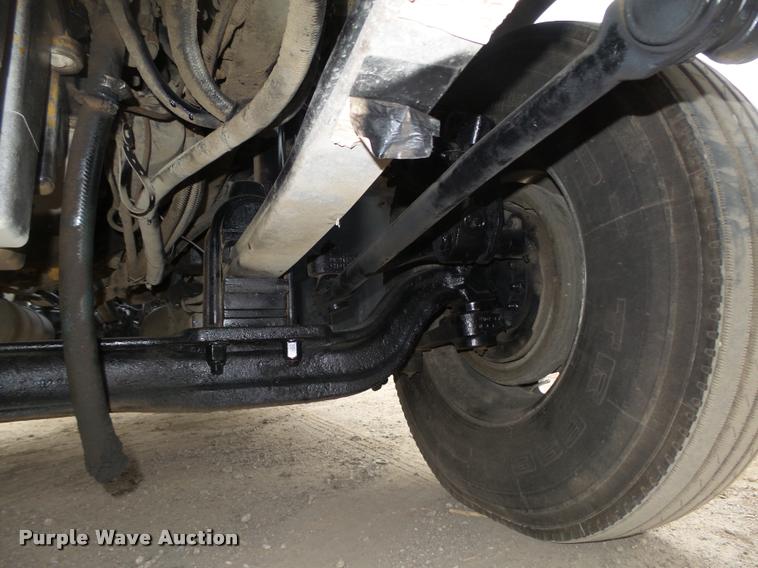 image for item L4198 1999 Kenworth T800 semi truck