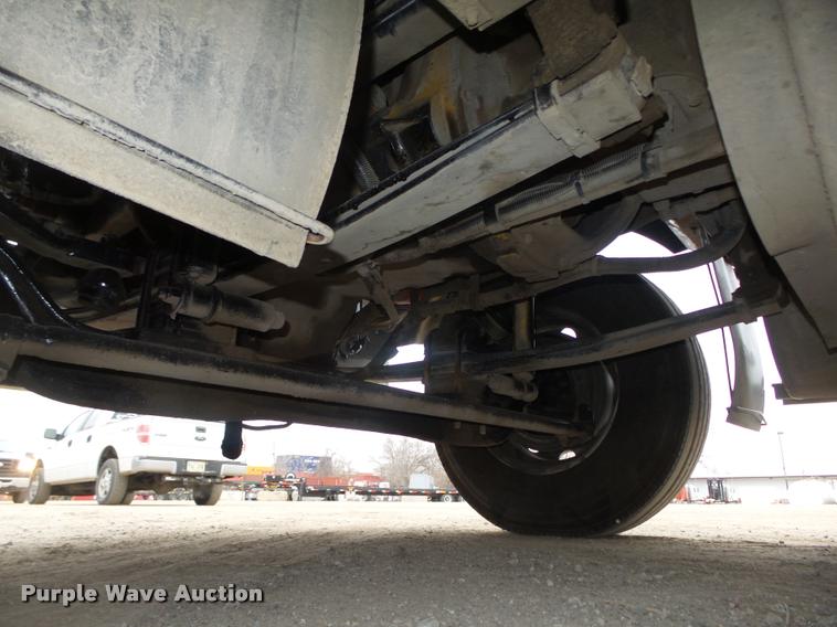 image for item L4198 1999 Kenworth T800 semi truck