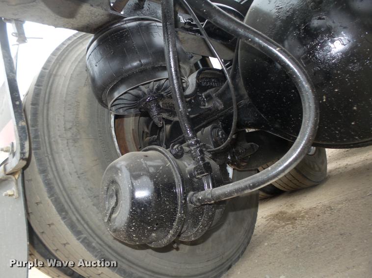 image for item L4198 1999 Kenworth T800 semi truck