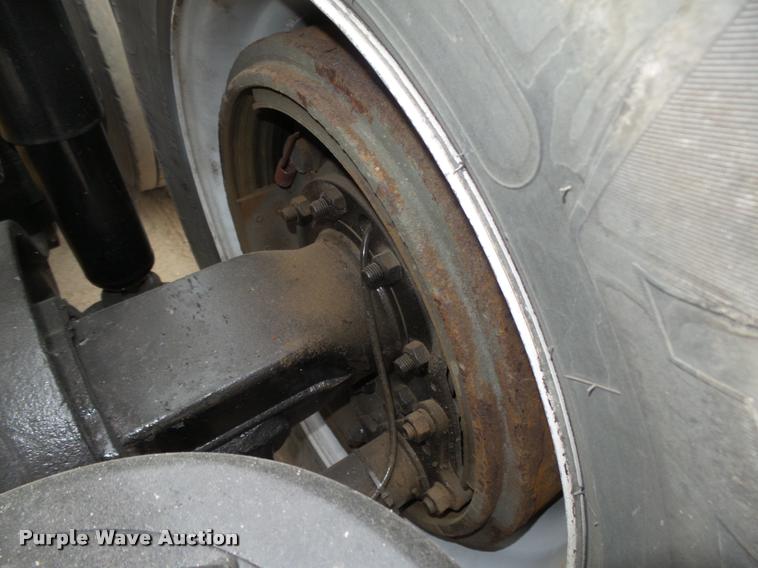 image for item L4198 1999 Kenworth T800 semi truck