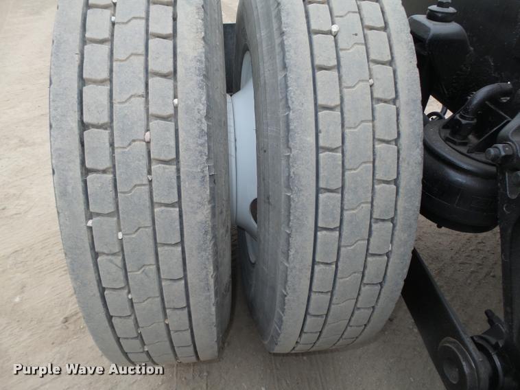 image for item L4198 1999 Kenworth T800 semi truck