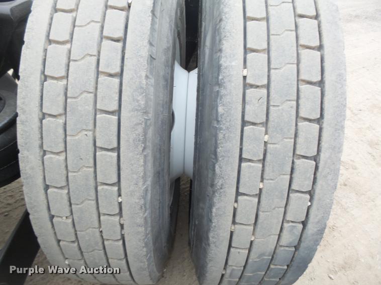 image for item L4198 1999 Kenworth T800 semi truck