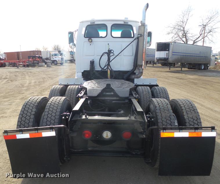 image for item L4231 1998 Ford AT9513 Aeromax 113 semi truck