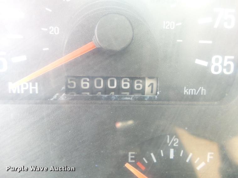 image for item L4231 1998 Ford AT9513 Aeromax 113 semi truck